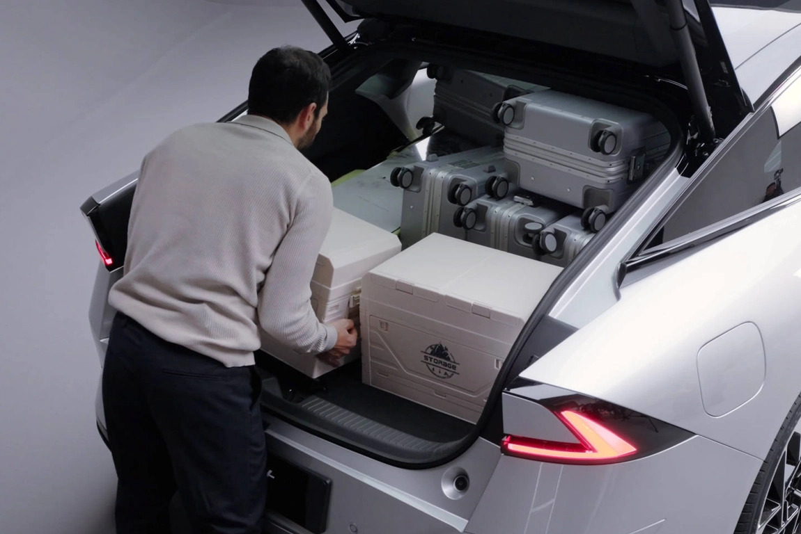 Vue coffre du XPENG 7+ électrique spacieux