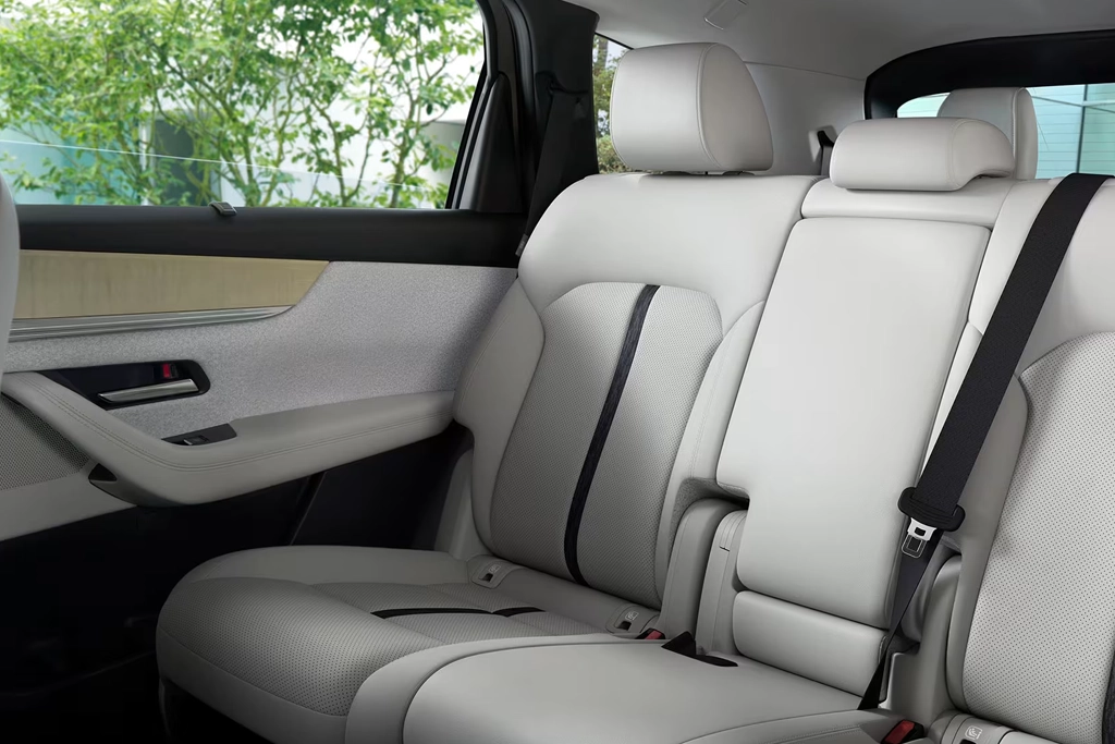 Tableau de bord moderne du Mazda CX-80